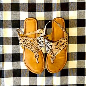💖 Pretty nude bejeweled sandals 💖